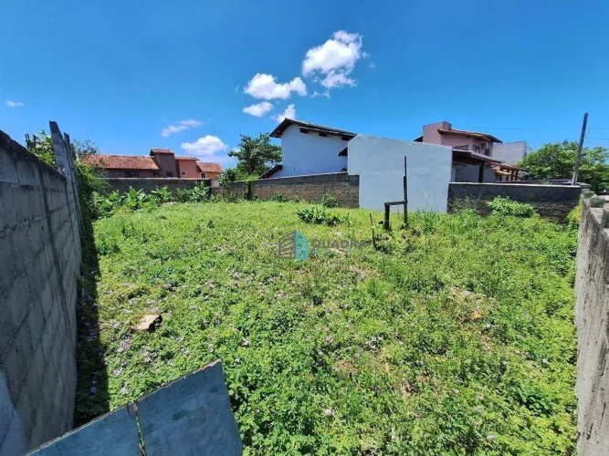 Terreno à Venda no Bairro Carianos, Florianópolis !!