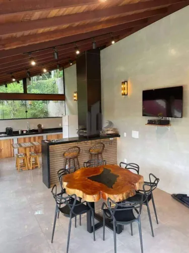 Maravilhosa Casa de 3 quartos à venda, 191 m², R$ 980.000 - Ipiabas - Barra do Piraí - RJ