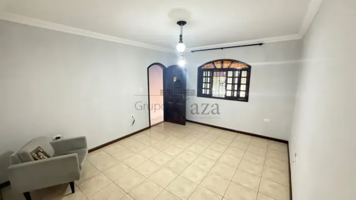 Casa Sobrado - Jardim Ismênia - 4 Dormitórios - 137,50m².