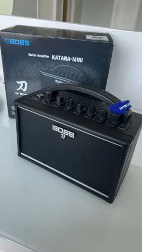 Amplificador Boss Katana Mini