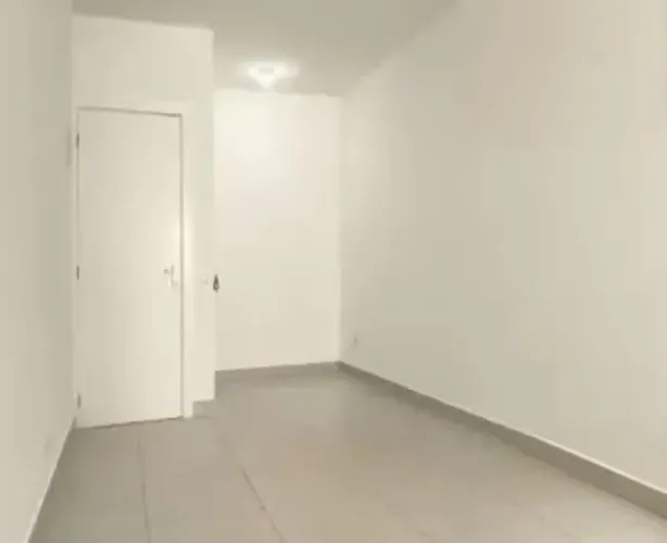 Sala comercial na Avenida Engenheiro Heitor Antônio Eiras Garcia, N. 735 - Sala 5  20 m²