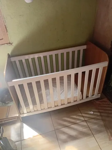Berço troco por celular