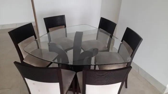 Mesa de Jantar com 06 Cadeiras