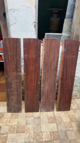 Vendo prateleiras de madeira