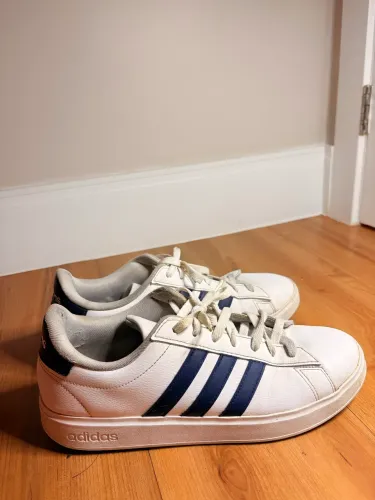 Tênis Adidas Original Branco-Excelente estado 