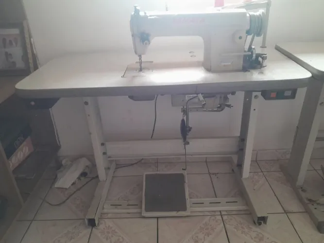 Maquina reta industrial
