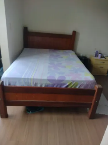 Cama de casal madeira pura com colchão
