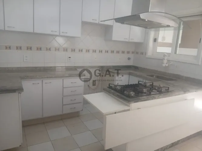 Locação de Casa em Condomínio na Granja Olga I, Sorocaba-SP: 3 Quartos, 3 Suítes, 2 Salas,