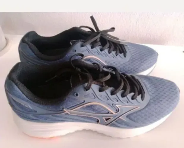 Tênis Mizuno  Cometa tamanho  40