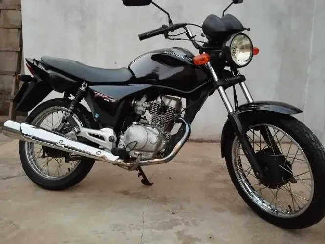 Titan 150 2005 Es R$7.800,00 doc em dia