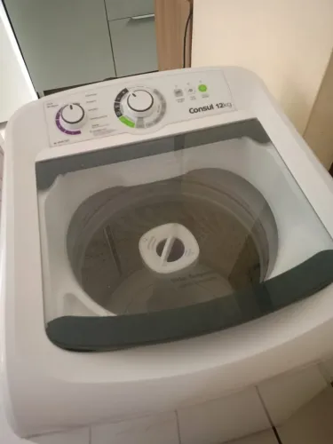 Vende-se máquina de lavar roupa semi nova 