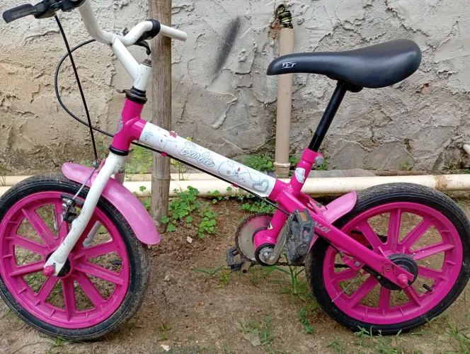 Vendo Caloi da Barbie toda original aro 16