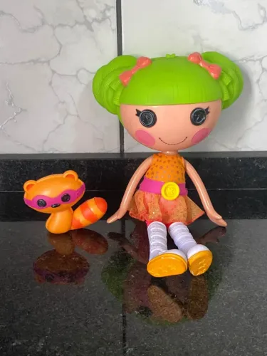 To vendendo minha lalaloopsy Dyna Might junto com o pet
