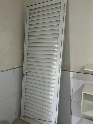 Porta de alumínio esquadria sob medida 