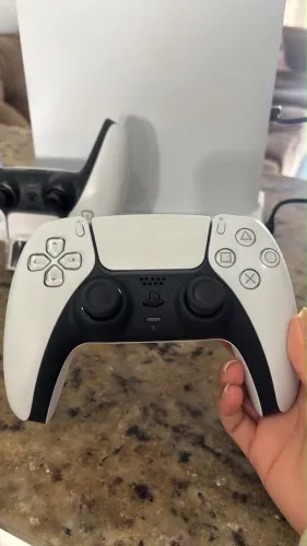 PlayStation 5 - 2 controles e suporte cooler + fone Jbl