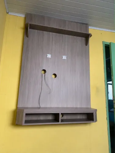 Painel para TV em ótimo estado