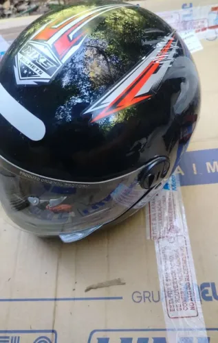 Capacete usado em bom estado barato pra ir logo