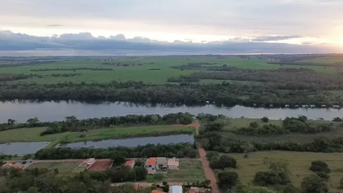 Rancho disponível para venda no Condomínio Porto da Mandioca em Aparecida de Minas MG