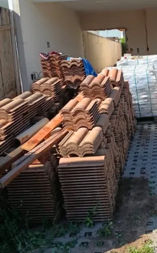 600 Telhas de Concreto TEGULA - R$ 1.000,00