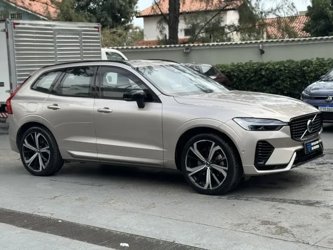 Volvo XC-60 T-8 Ultim.dark 2.0 AWD (híbrido) 2023