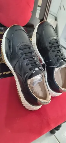Tenis em.couro