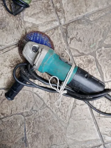 Vendo ferramentas