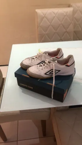 Chuteira umbro Speciali Classic futsal tamanho 39