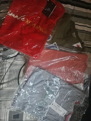 OFERTA!VENDO 4 CAMISAS ORIGINAIS DE VARIAS MARCAS FAMOSAS! TUDO POR APENAS R$75