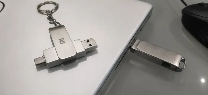 Pendrive 100MB - 2 em 1