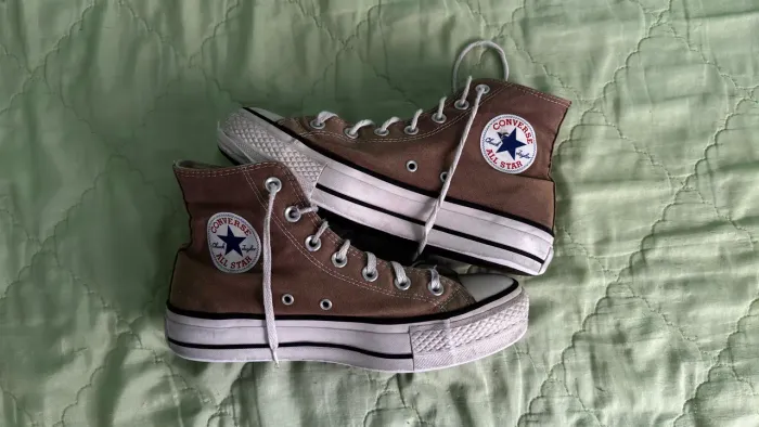 Tênis all star marrom