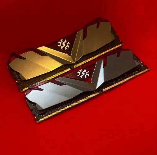 Kit 16 GB (2x8 GB) XPG Spectrix D30 DDR4 2666 MHz. (3000mhz xmp)