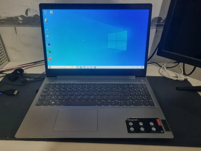 Notebook Lenovo IdeaPad 3i - SSD 128GB, 4GB RAM, Tela 15.6"
