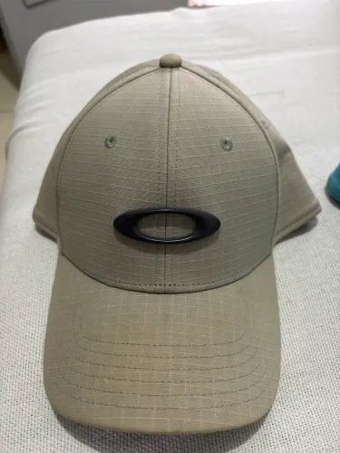 Bonés oakley