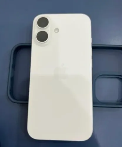 iPhone 16