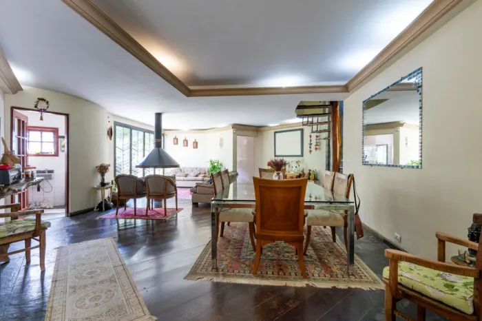 Casa no condomínio Jardim Iolanda para venda com 3 quartos, sendo 2 suítes, 624m²