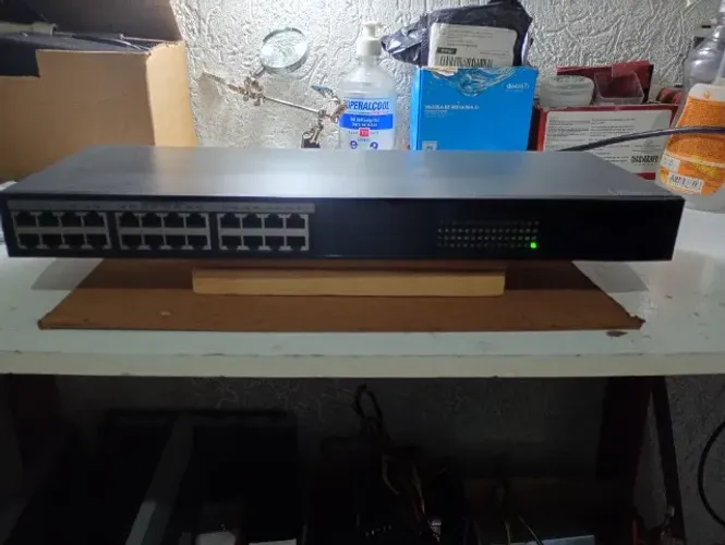 Switch HPE JG708B Office Connect série 1420 24 portas Hewlett