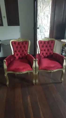 Par de Poltronas Luís XV Luxo - Vermelho e Dourado