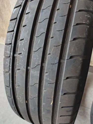 Vendo pneu 225/55/18