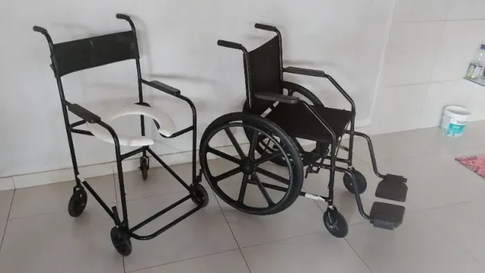 Cadeira de Rodas + Cadeira de banho
