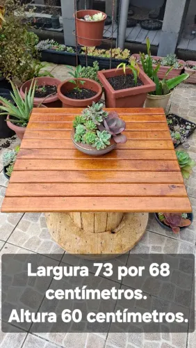 Mesa carretel de madeira 