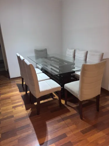Mesa de jantar para 8 pessoas