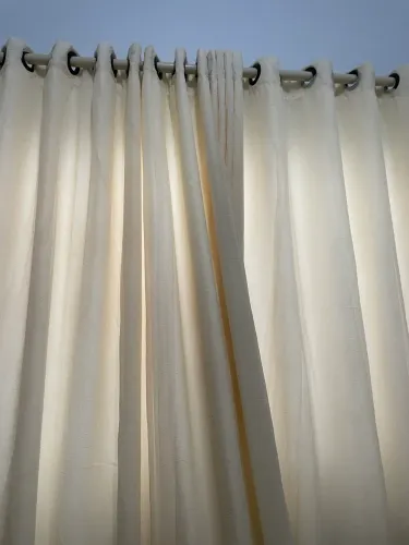 Vendo Cortina Chique com Varão