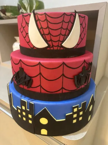 Maquete de bolo infantil homem aranha 