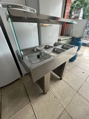 Self-service para salada ou frios