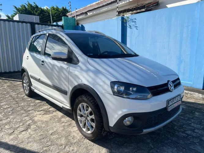 Volkswagen Crossfox 1.6 MI Total Flex 8V 5P 2013