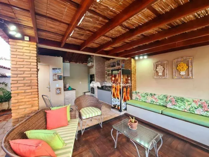Casa com 3 dormitórios à venda, 200 m² por R$ 950.000,00 - Condomínio Residencial Jardins