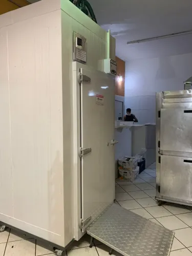 Câmara de Congelamento -30°C para Pães e Salgados (1 a 3 Carinhos) Equipar