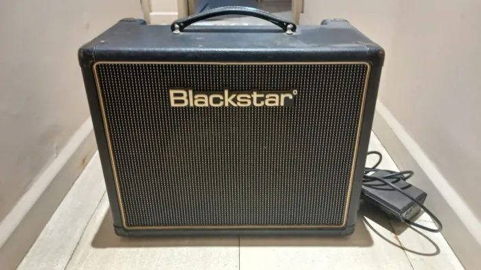 Amplificador Blackstar HT5 valvulado usado (baixei)