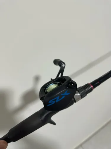 Carretilha Shimano SLX 151 XG com Vara Daiwa