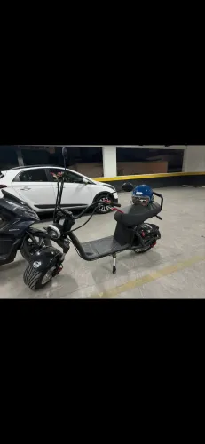 Scooter Elétrica YESU 2.000W